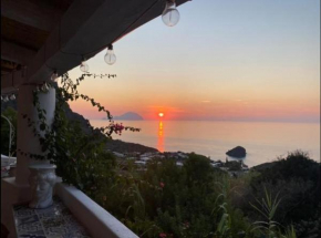 Casa Bouganville - Vista e tramonto mozzafiato, sul mare di Pollara